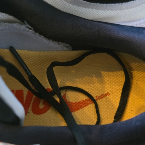 Nike White and Black Running Shoes with Gold Swoosh - Picture 7 of 13